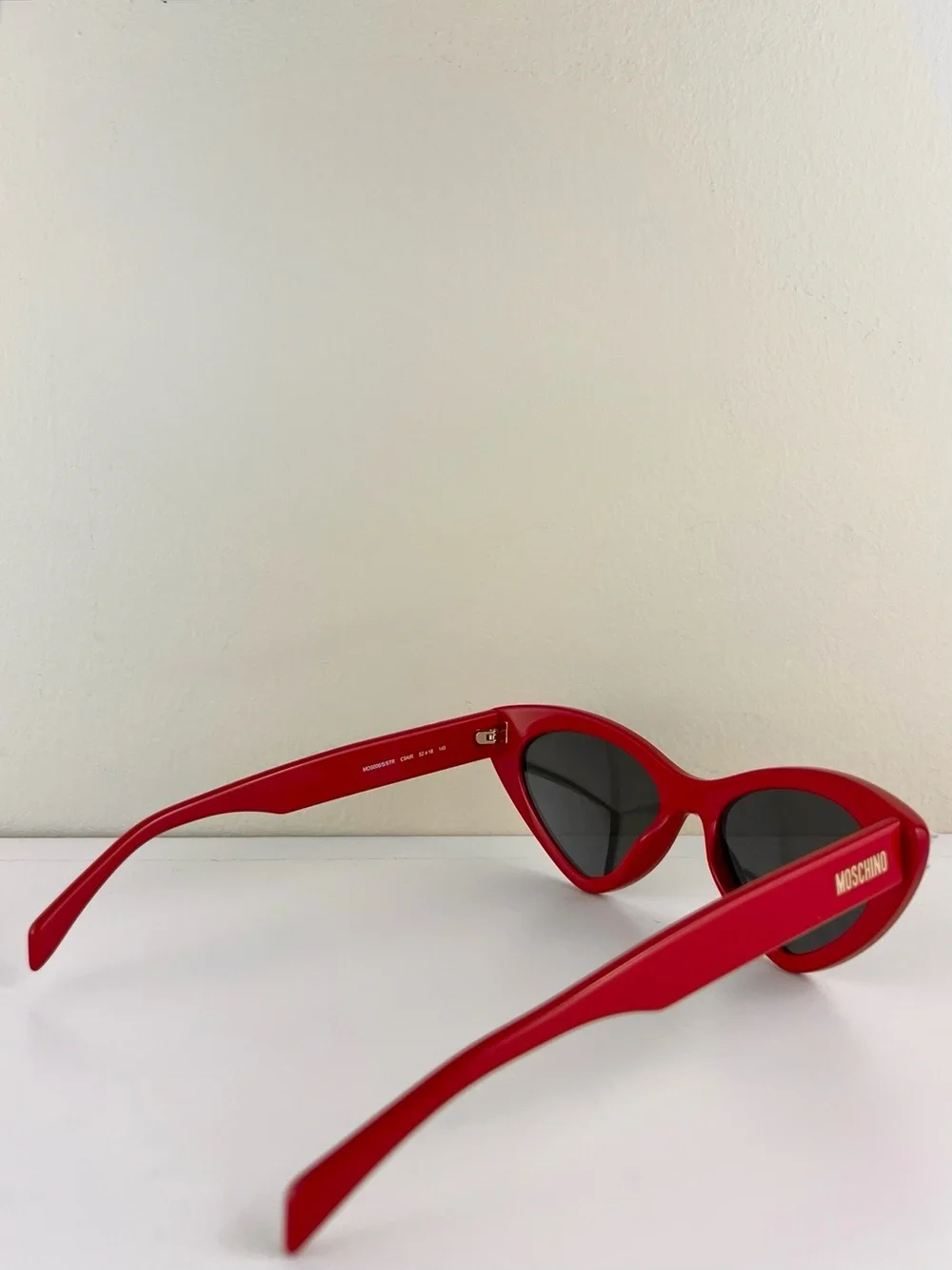 NEW MOSCHINO RED CRYSTAL EMBELLISHED CAT-EYE SUNGLASSES
